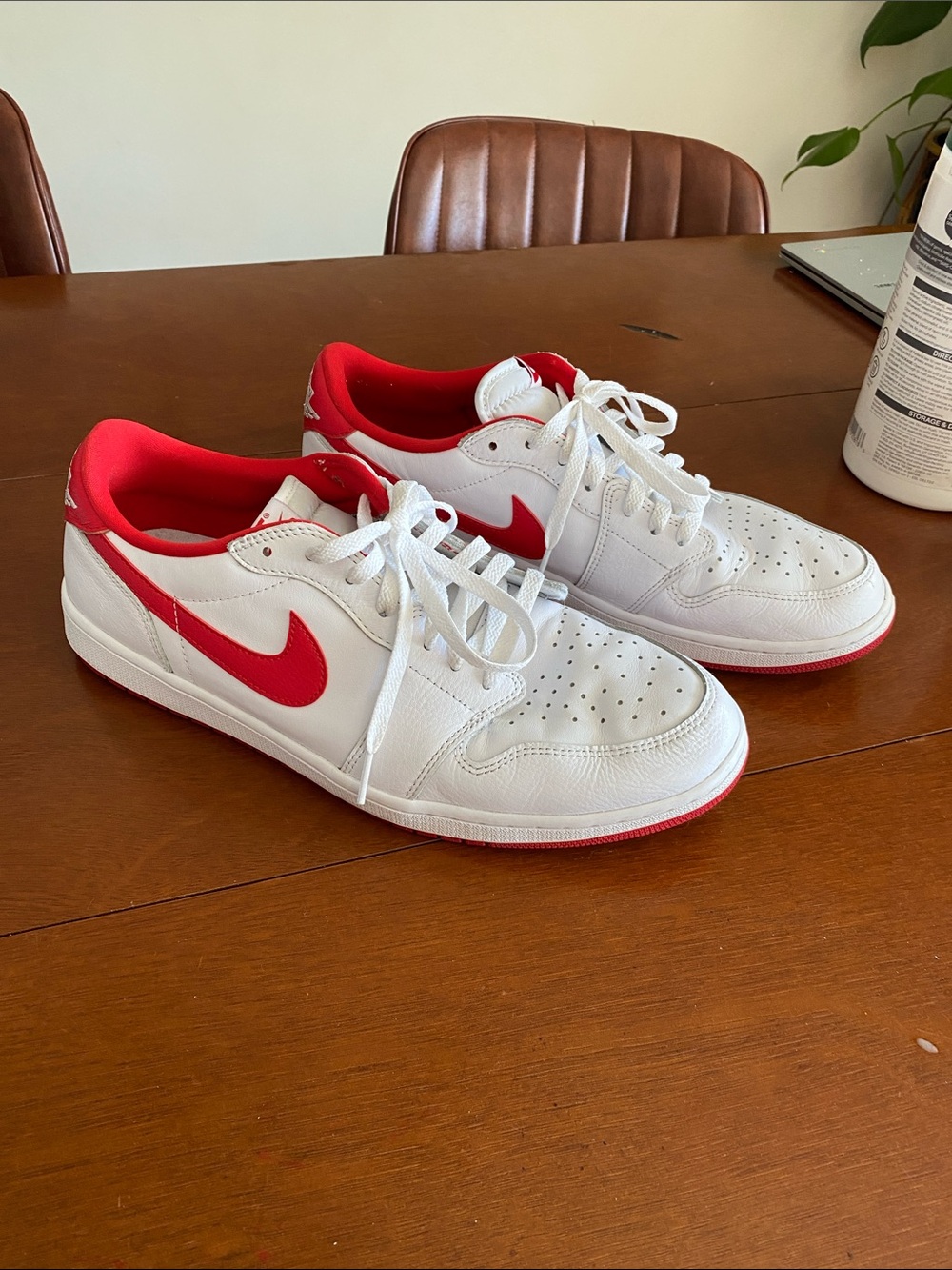 Nike White and Red Low-Top Sneakers